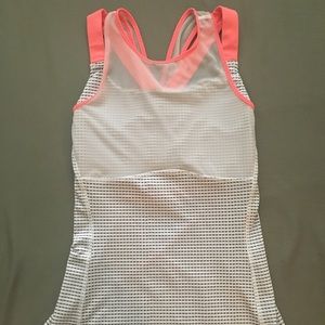lululemon sz 4 spin tank with mesh & built in bra